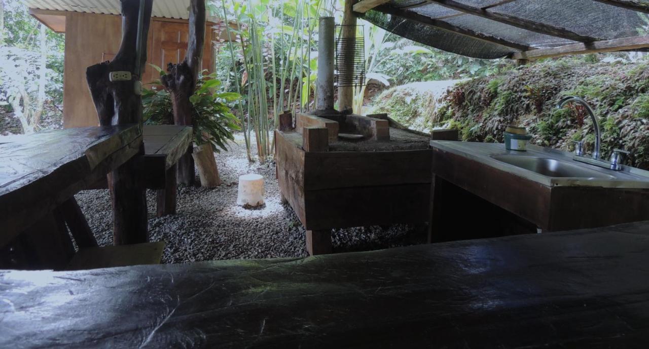 Cabanas Montanas Del Tenorio Rio Celeste Exterior photo